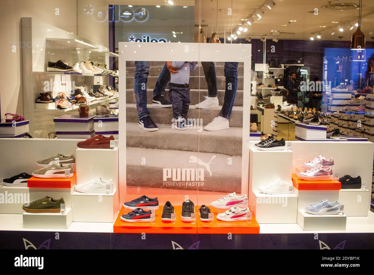 Chaussure puma hi-res stock photography and images - Alamy