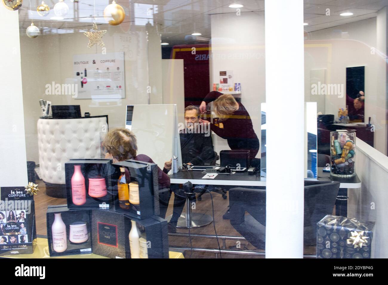Coiffeur France High Resolution Stock Photography And Images Alamy