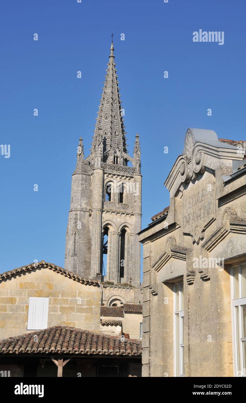 the separate bell tower of the Saint-Michel basilica, Bordeaux, Gironde, Nouvelle Aquitaine, France Stock Photo