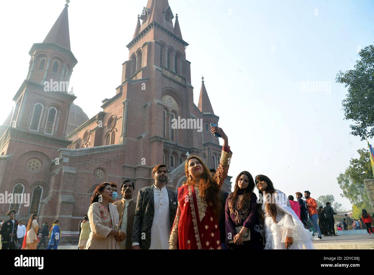 Pakistani Christians worshippers attend Christmas mass special prayer during celebrations in Sacred Heart Cathedral Church in Lahore Stock Photo