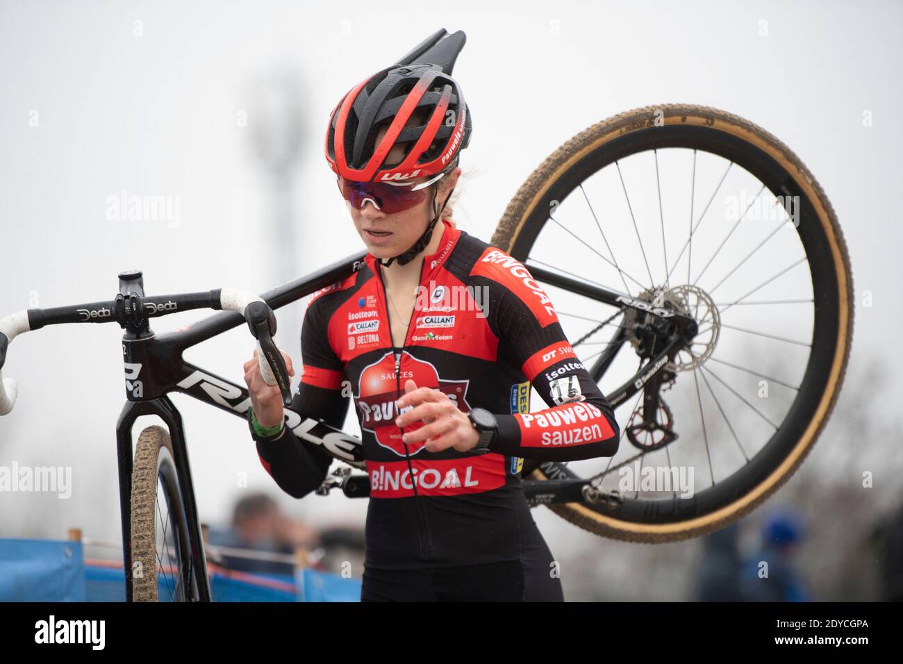 ANTWERPEN, BELGIUM - JANUARY 22: Laura Verdonschot during the Elite Cyclocross Scheldecross on January 22, 2016 in Antwerpen, Belgium (Photo by Jos Ka Stock Photo