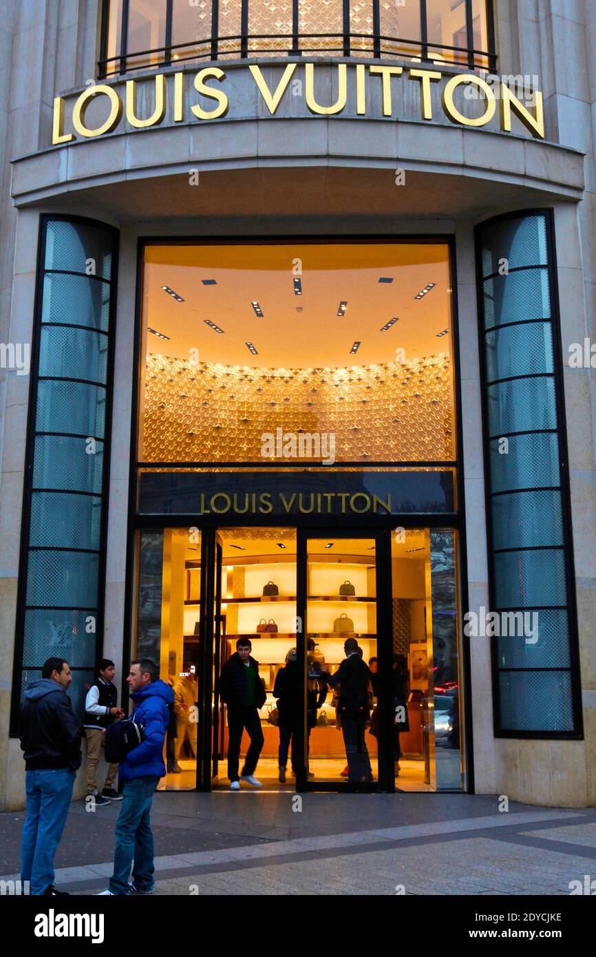 Magasin louis vuitton champs elysees hi-res stock photography and images -  Alamy