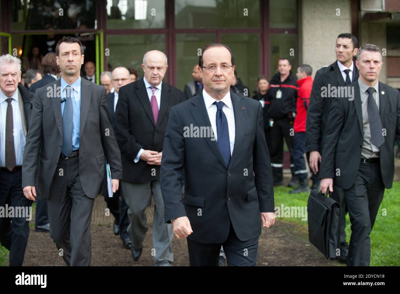 French President Francois Hollande visiting the chemistry laboratory known as 'Polymeres Organiques (LCPO)' in Talence, France, on January 10, 2013. Hollande was in the region for a visit dedicated to future investments and high-tech companies. Photo by Baptiste Fenouil/Pool/ABACAPRESS.COM Stock Photo