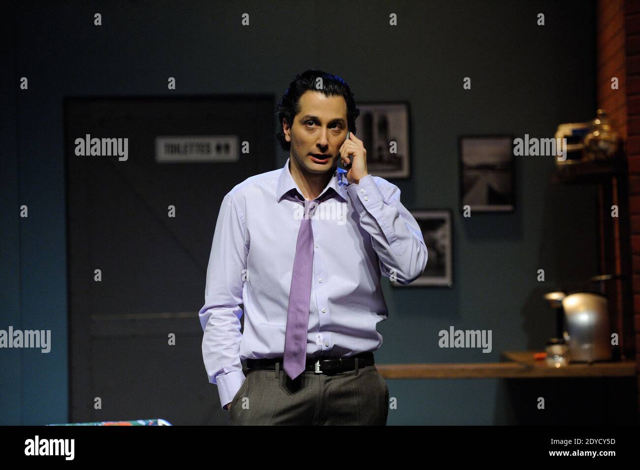 Darius Kehtari presenting the play, 'Brigitte, Directeur d'Agence' at