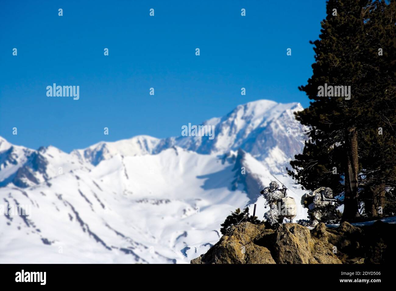 13eme 13 hi-res stock photography and images - Page 5 - Alamy