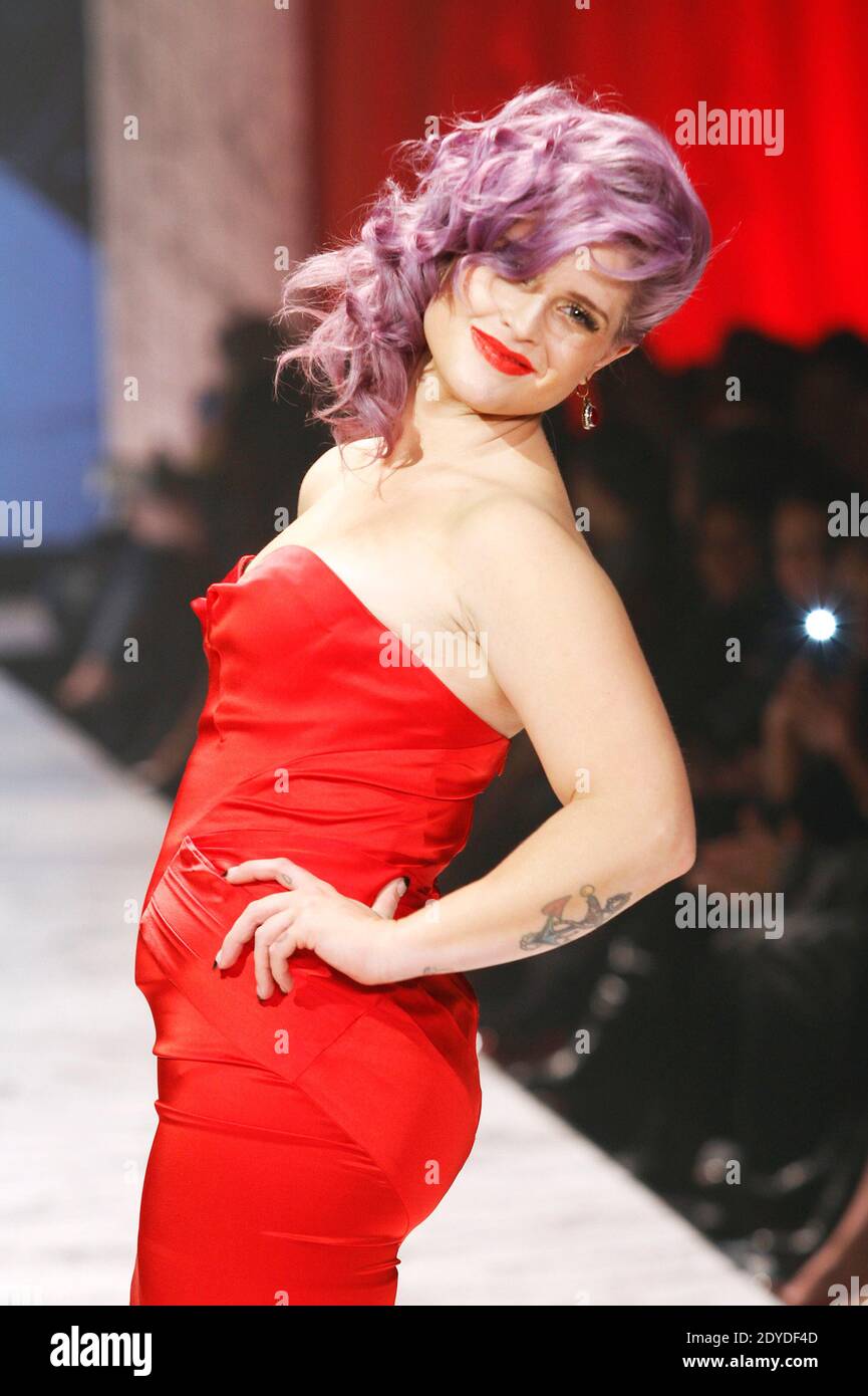 kelly osbourne red dress Kelly Osbourne attends the 2013 Red Dress Collection at the Hammerstein  Ballroom in New York City, NYC, USA on February 6, 2013. Photo by Donna  Ward/ABACAPRESS.COM Stock Photo