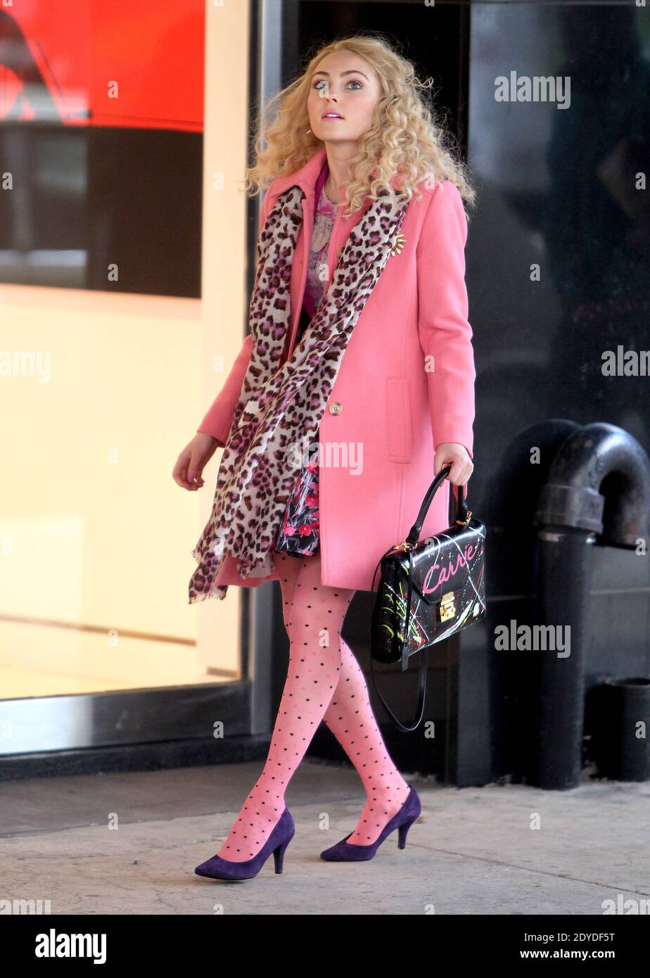 U.S actress AnnaSophia Robb films a scene on her TV series 'The Carrie Dairies' then during a break she shops at Paige store near the set in The Meat Packing District, New York City, NY, USA on February 6, 2013. Photo by Charles Guerin/ABACAPRESS.COM Stock Photo