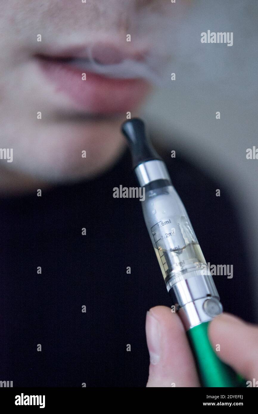 propylene glycol in e cigarettes Propylene glycol, a component of electronic cigarette liquid, damages  epithelial cells in human small airways | Respiratory Research main image 1