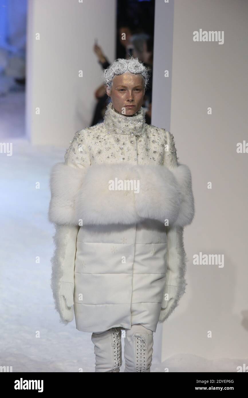 A model walks the runway for Moncler Gamme Rouge Fall-Winter 2013-2014  Ready-To-Wear collection show in Paris, France, on March 6, 2013. Photo by  Alain Gil-Gonzalez/ABACAPRESS.COM Stock Photo - Alamy