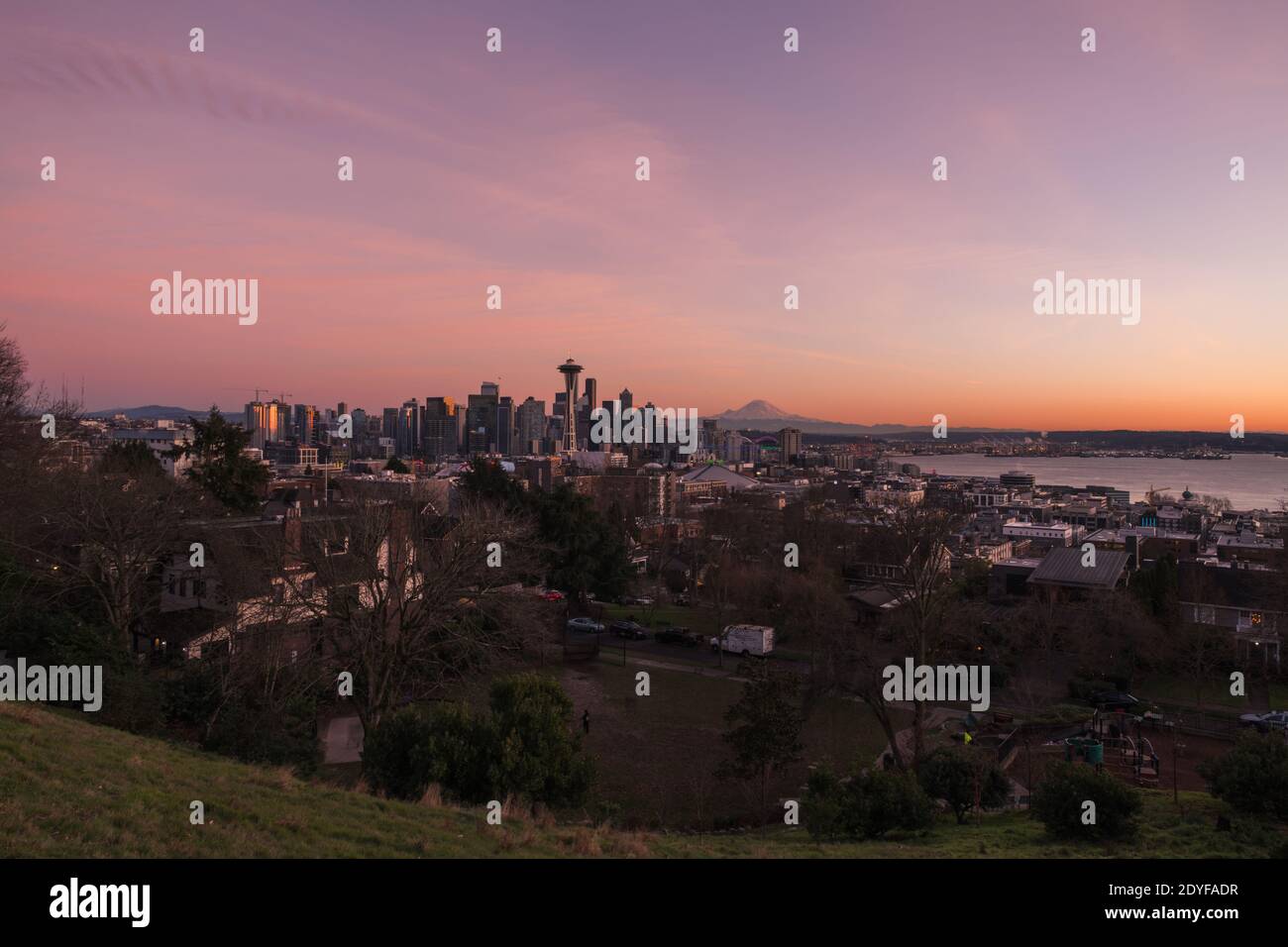Seattle skyline at sunset from Kerry Park Stock Photo Alamy