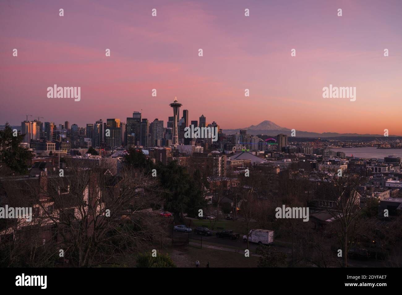 Seattle skyline at sunset from Kerry Park Stock Photo - Alamy