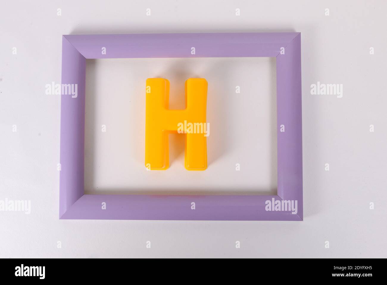 Letter h on wall hi-res stock photography and images - Alamy