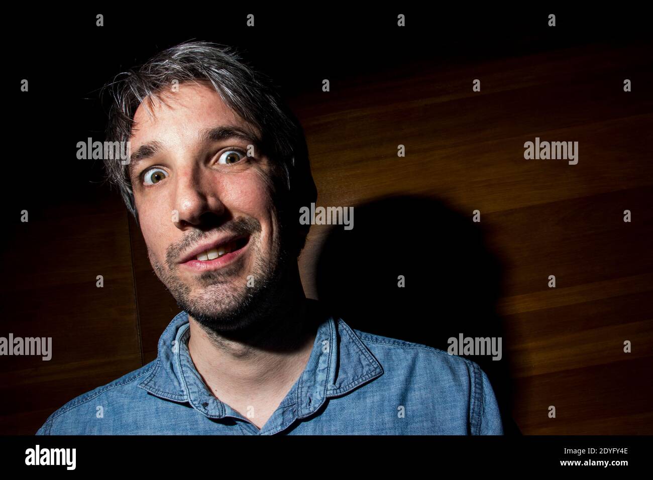 Guillaume Meurice. Portrait of the humorist and chronicler of France Inter  Guillaume Meurice. Guillaume Meurice. Portrait de l'humoriste et chroniqueu  Stock Photo - Alamy