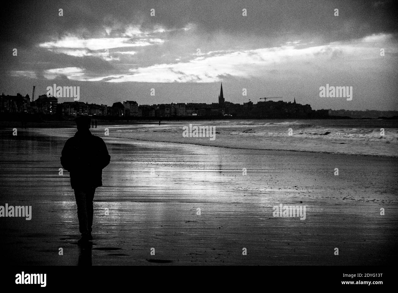 Plage gary Banque d'images noir et blanc - Alamy