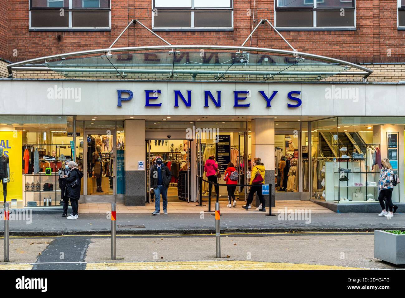 Limerick Outlets Limerick, Ireland. 26th Dec, 2020. Limerick shopping streets were very ...