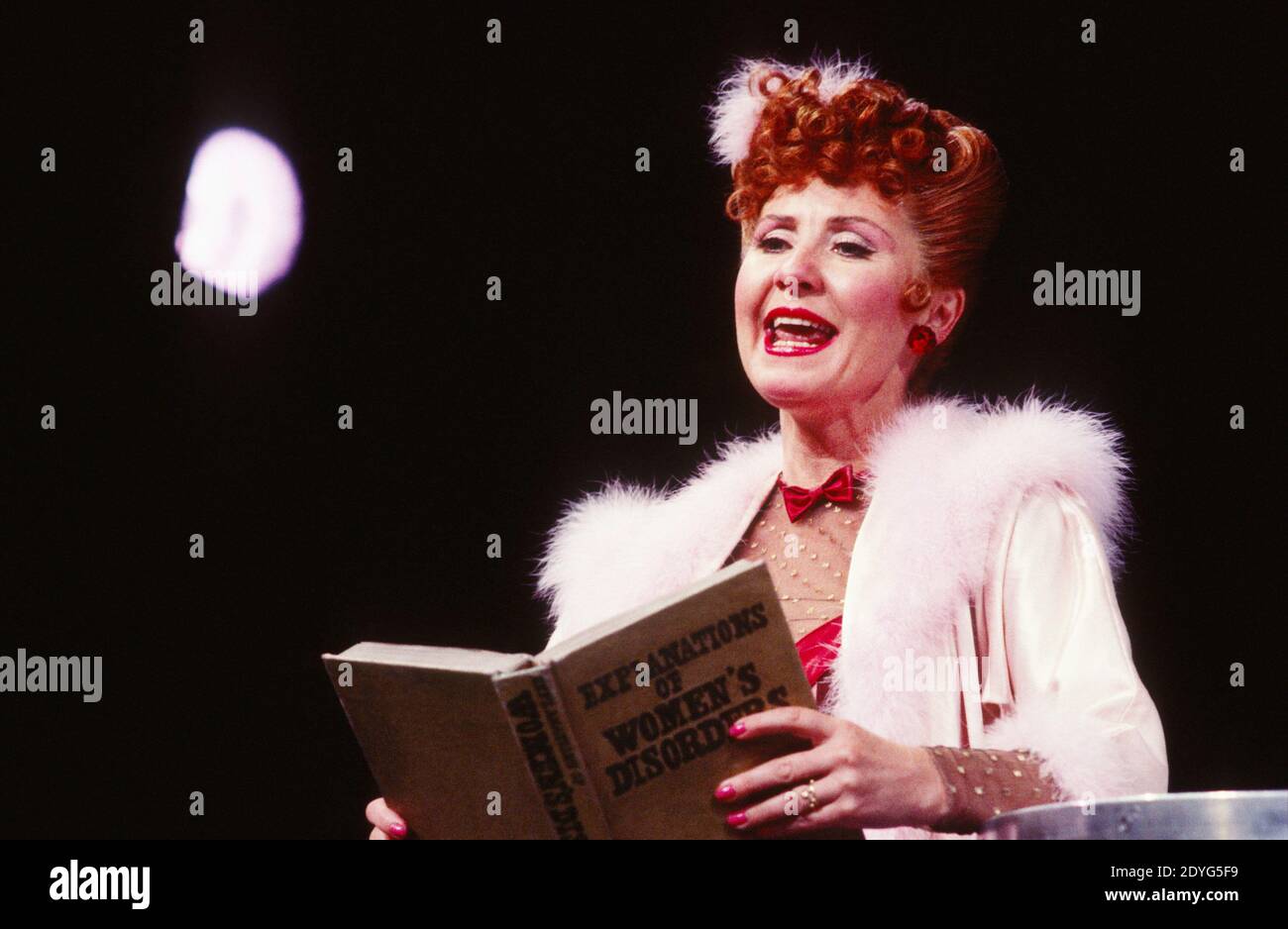 Lulu (Miss Adelaide) in GUYS AND DOLLS at the Prince of Wales Theatre, London W1  19/06/1985  a National Theatre (NT) 1982 production  based on the story & characters by Damon Runyon music & lyrics: Frank Loesser book: Jo Swerling & Abe Burrows set design: John Gunter costumes: Sue Blane lighting: David Hersey choreography: David Toguri director: Richard Eyre Stock Photo