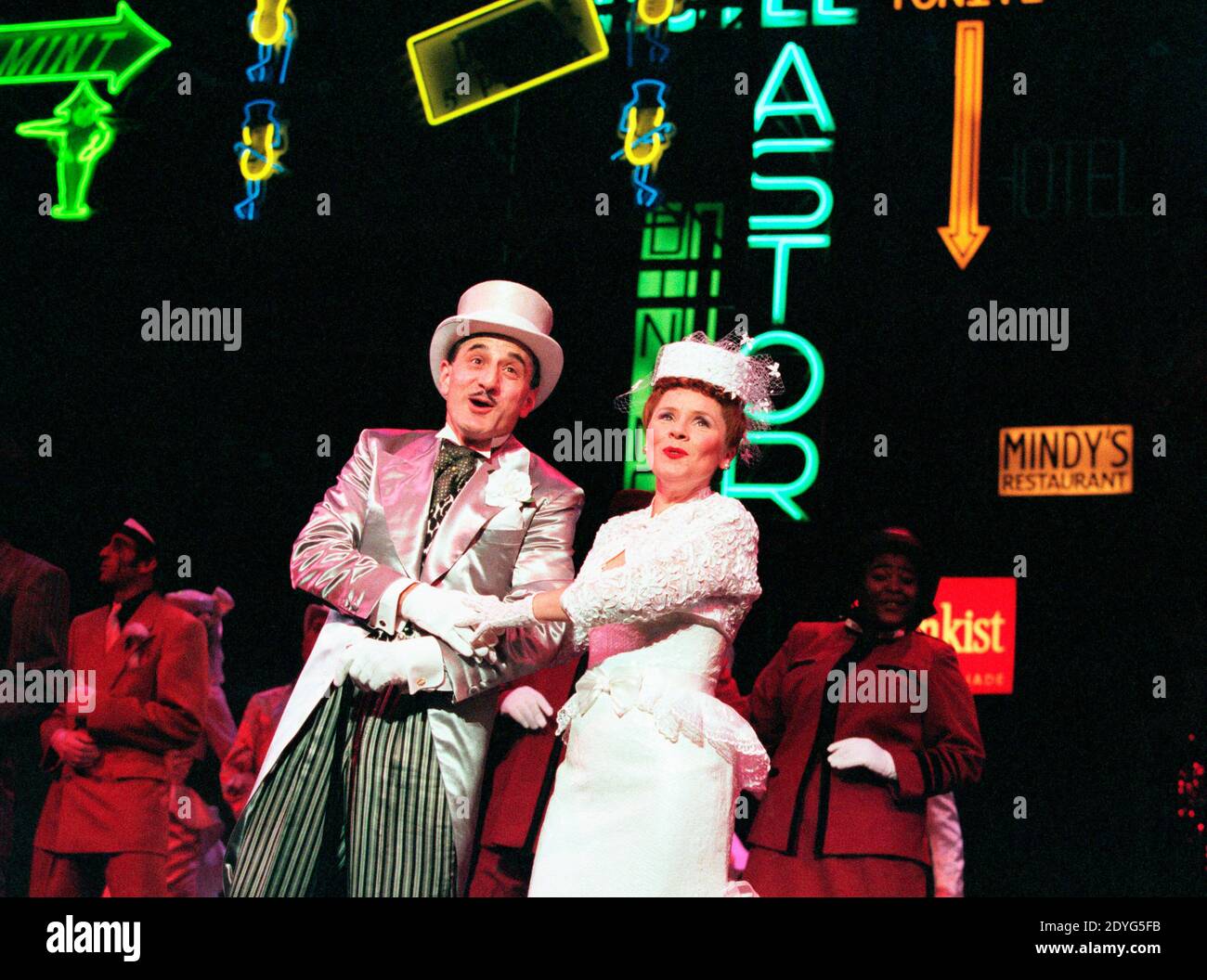 finale Imelda Staunton (Miss Adelaide), Henry Goodman (Nathan Detroit