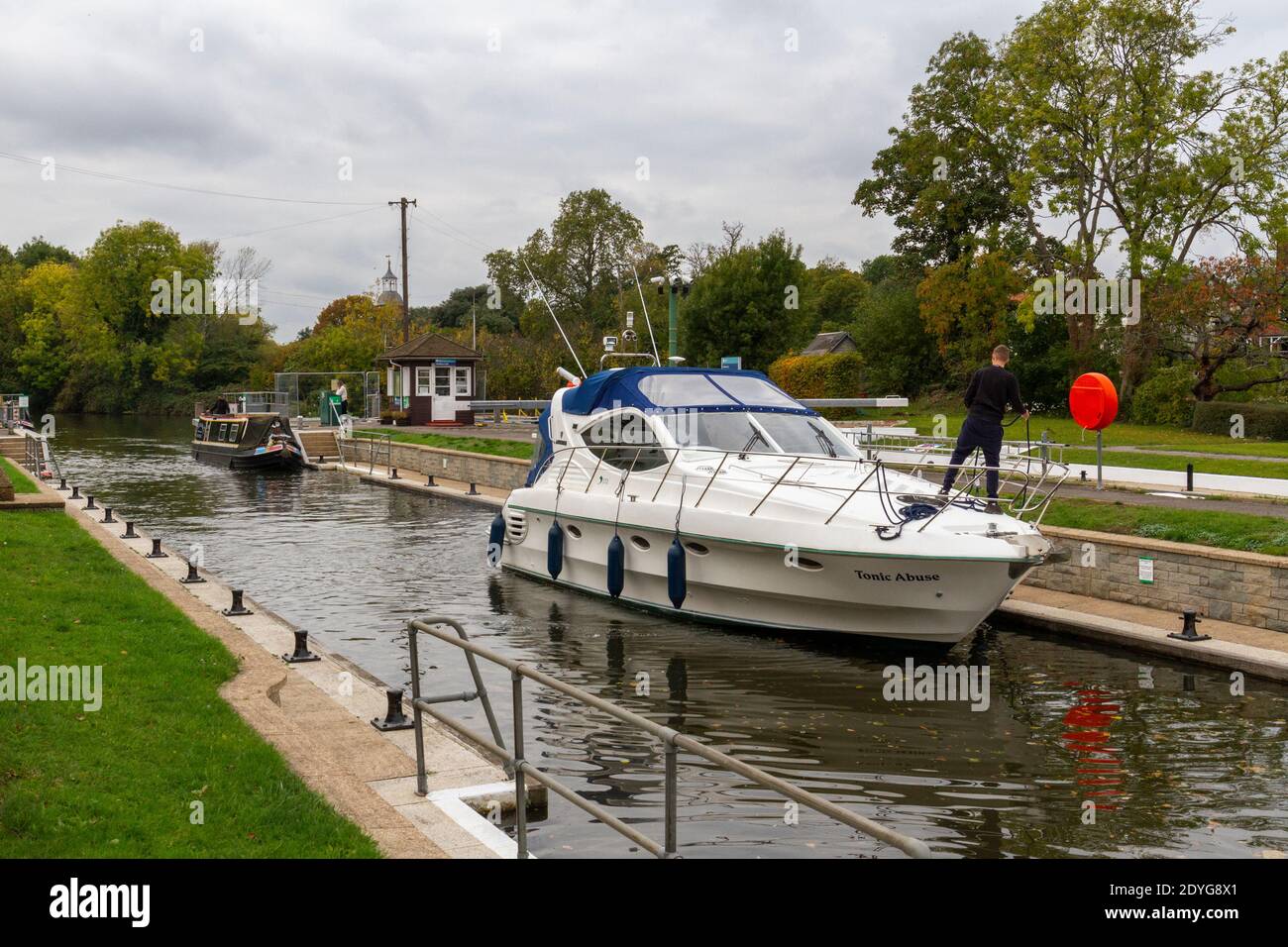 Boats entering Sunbury lock on the River Thames, WaltononThames, UK Stock Photo Alamy