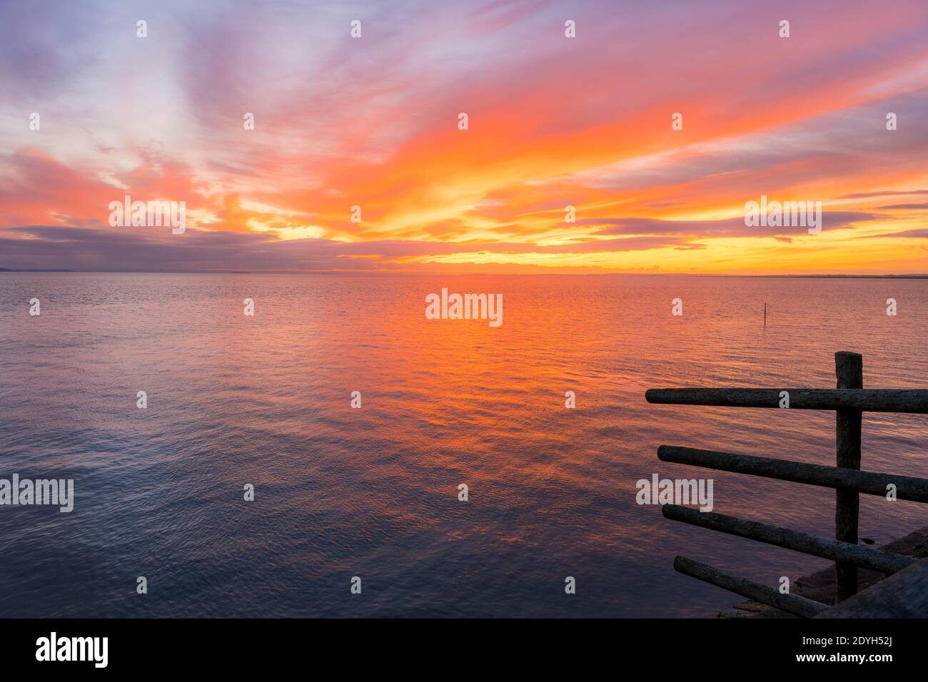 GOLDCLIFF, SEAWALL, NEWPORT Stock Photo Alamy