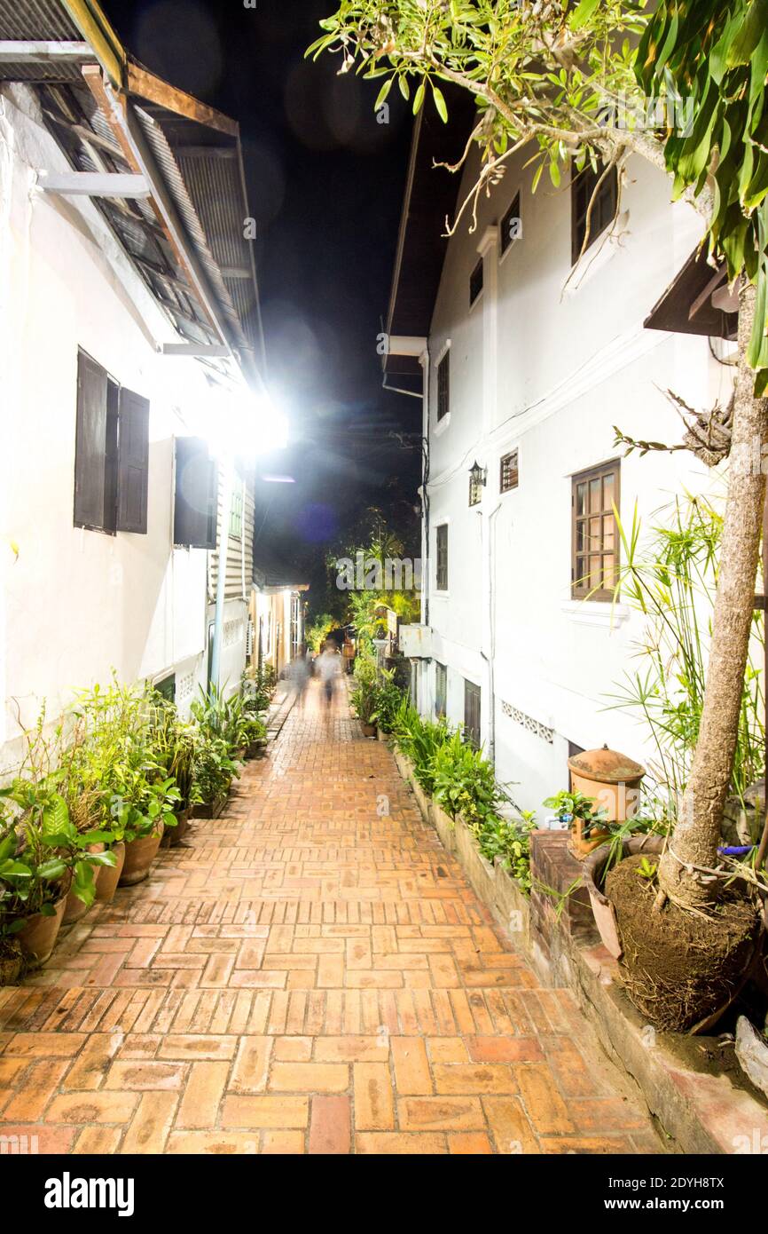 Lao Paisible Luang Prabang Photo De Nuit Du Patrimoine De Luang Prabang Lao Peaceful Luang Prabang Night Photo Of Luang Prabang S Heritage Stock Photo Alamy