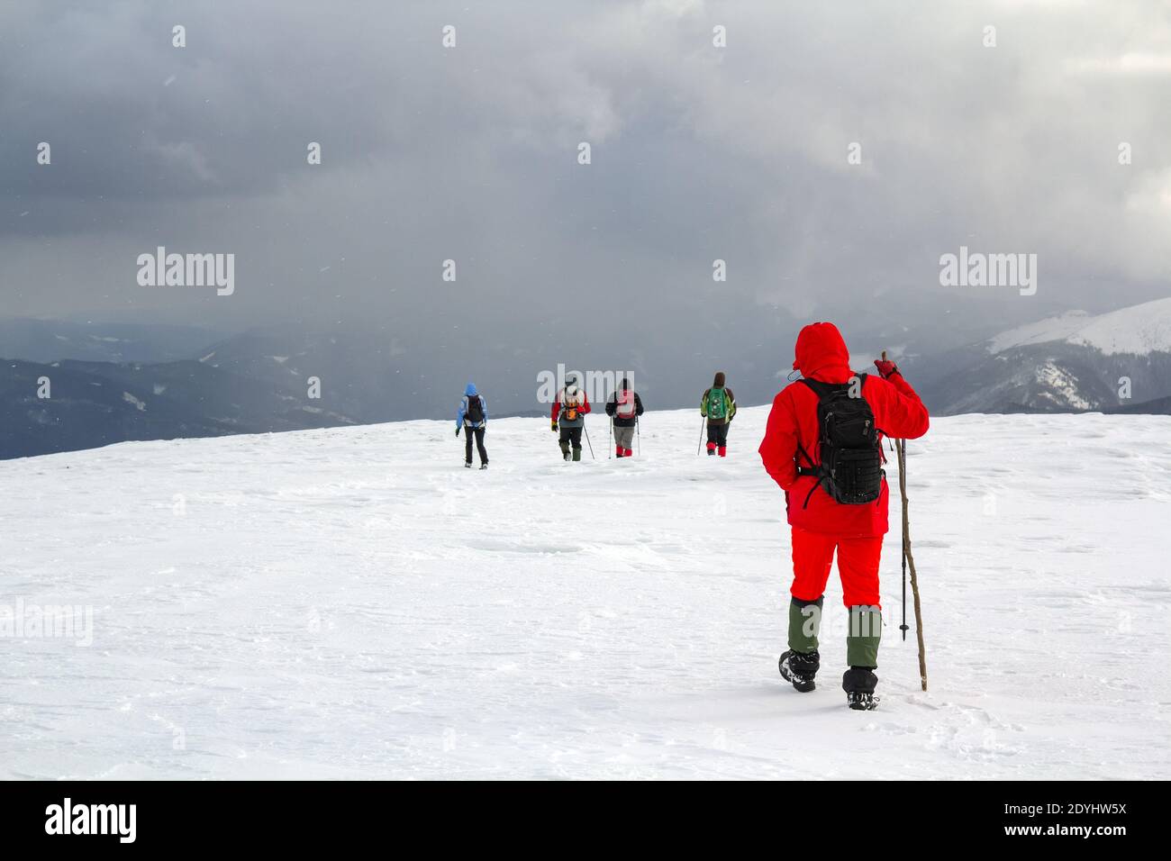 Team hikers trekking snowy hi-res stock photography and images - Alamy