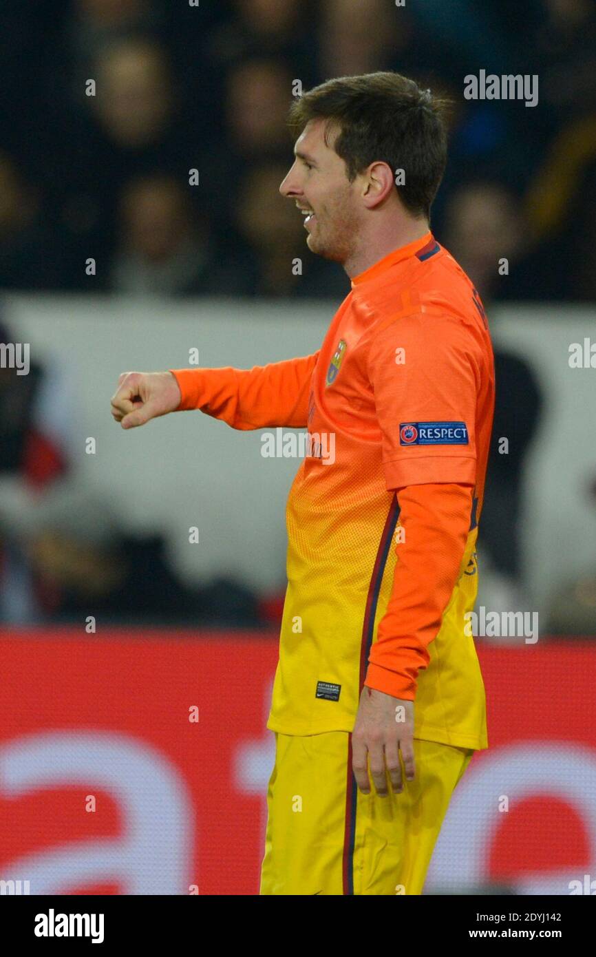 Barcelonas lionel messi scoring goal champions hi-res stock photography ...