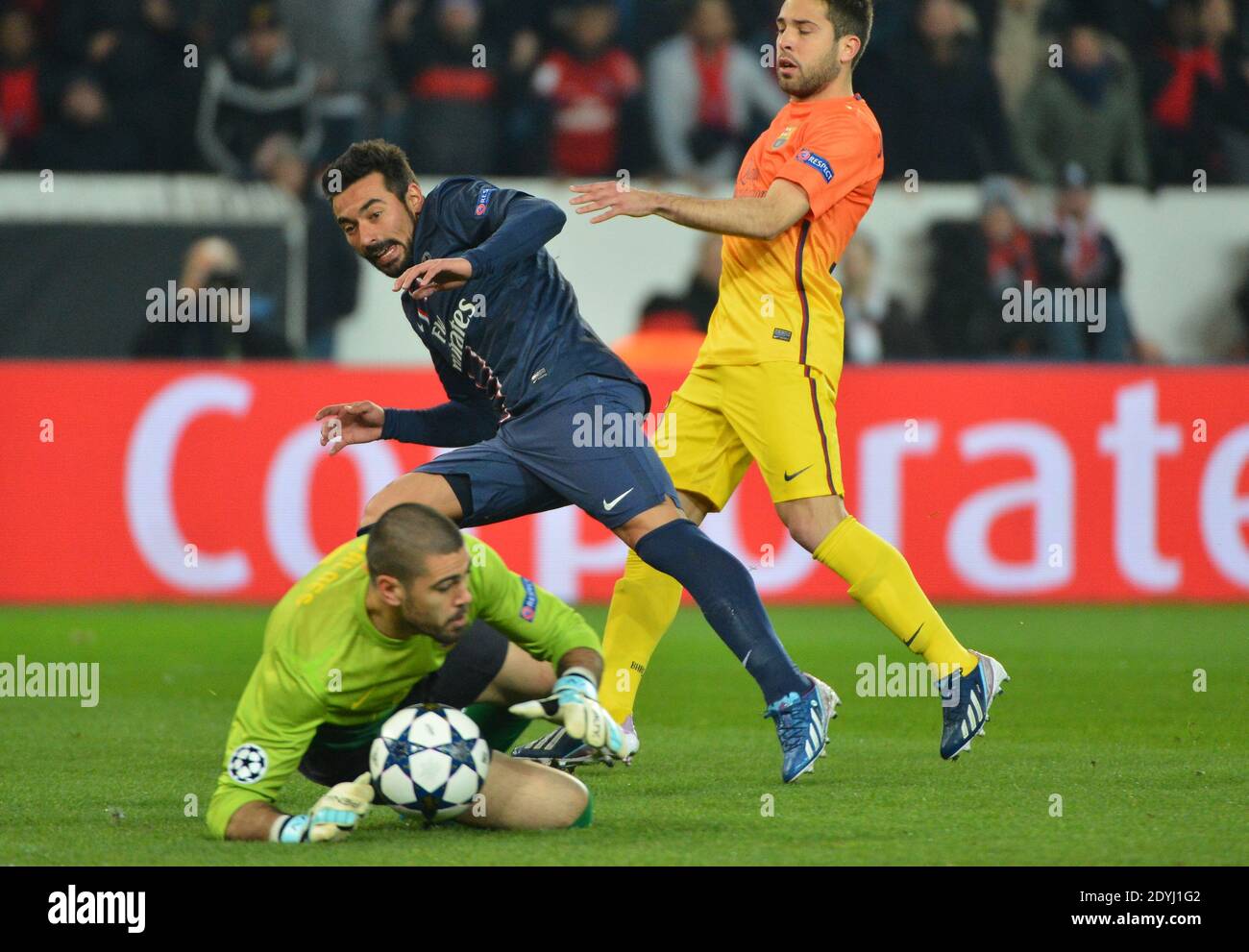PSG's Ezequiel Lavezzi and Barcelona's goalkeeper Victor Valdes and Sergio Busquets during the UEFA Champions League Quarter-Final First Leg soccer match, Paris Saint-Germain Vs FC Barcelona at Parc des Princes in Paris, France on April 2, 2013. The match ended in a 2-2 drawPhoto by Christian Liewig/ABACAPRESS.COM Stock Photo