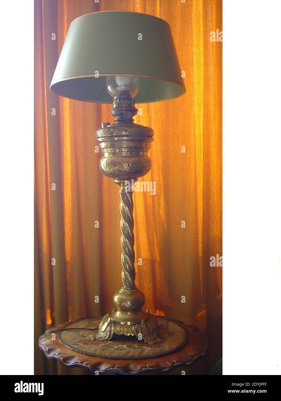 Lampe a huile hi-res stock photography and images - Alamy