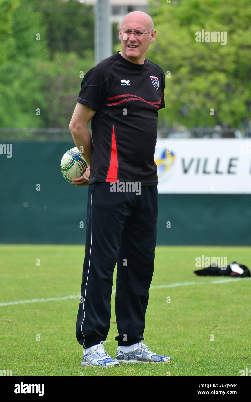 RCT's coach Bernard Laporte during a rugby training session at Berg Stadium in Toulon, France on May 7, 2013 before the HCup Final against ASM Clermont on May 18 in Dublin. Photo by Felix Golesi/ABACAPRESS.COM Stock Photo