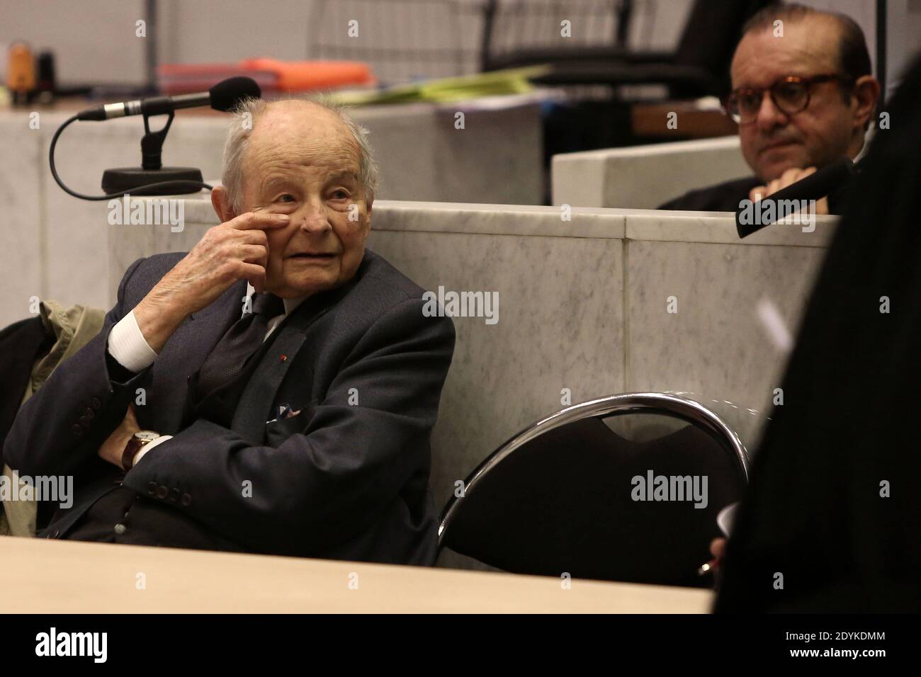 Laboratoires servier hi-res stock photography and images - Alamy