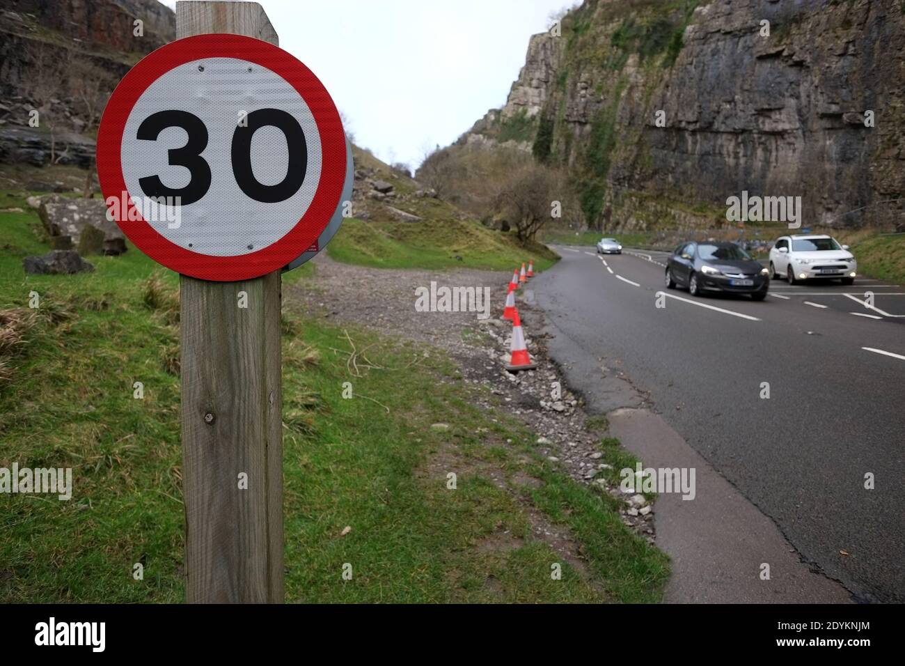 December 2020 - 30 mph speed limit sign in the Gorge, Cheddar, Somerset,UK Stock Photo