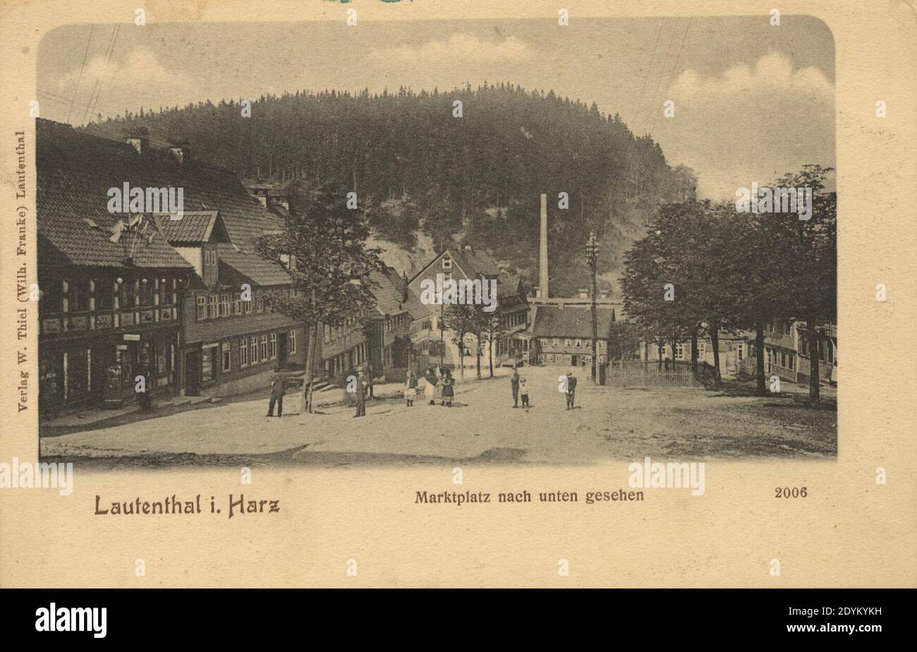 Lautenthal (Harz), Niedersachsen - Marktplatz nach unten gesehen Stock Photo