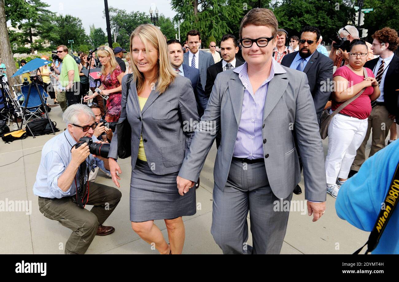 Kris perry sandy hires stock photography and images Alamy