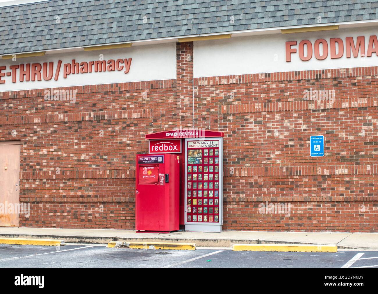 Movie Rental Machine Redbox dvd rental machine hi-res stock photography and images - Alamy