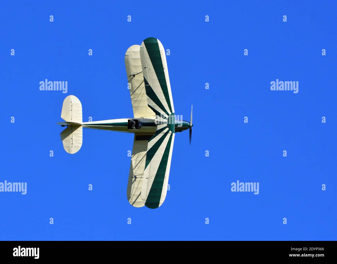In flight vintage biplane hi-res stock photography and images - Alamy