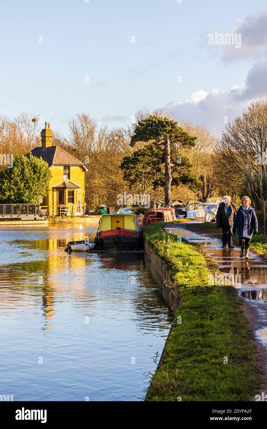 Walk along the River Lea from Ware to Great Amwell Nature Reserve Stock Photo
