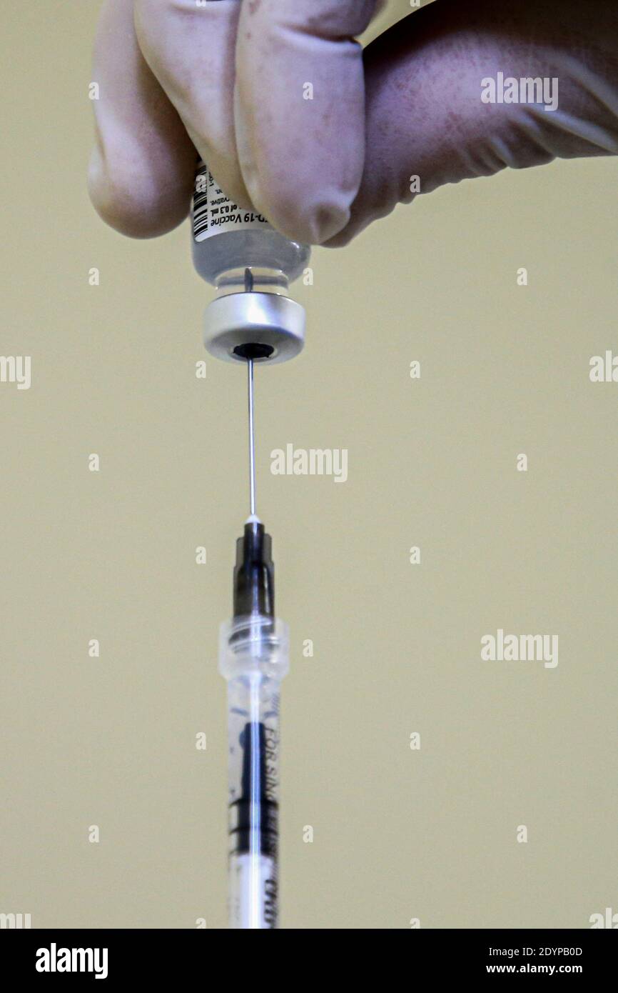 The First Injection Shot Intramuscular injections hi-res stock photography and images - Alamy