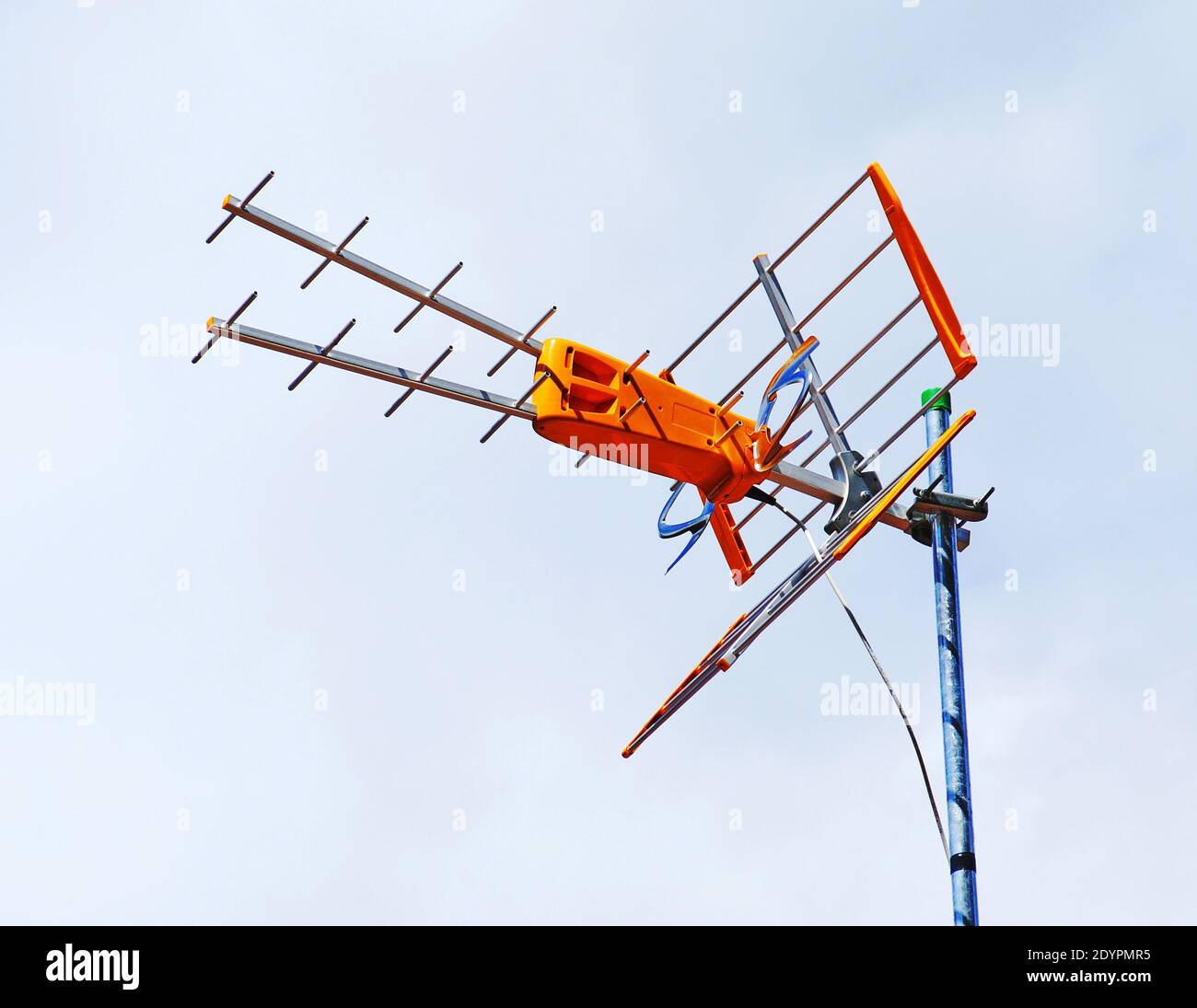 Metal tv aerial hi-res stock photography and images - Alamy