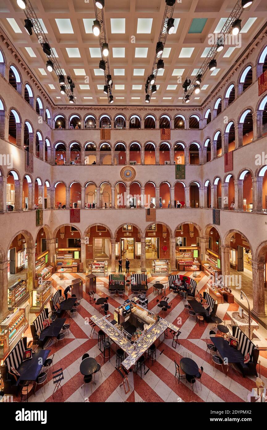 Luxury department store hires stock photography and images Alamy