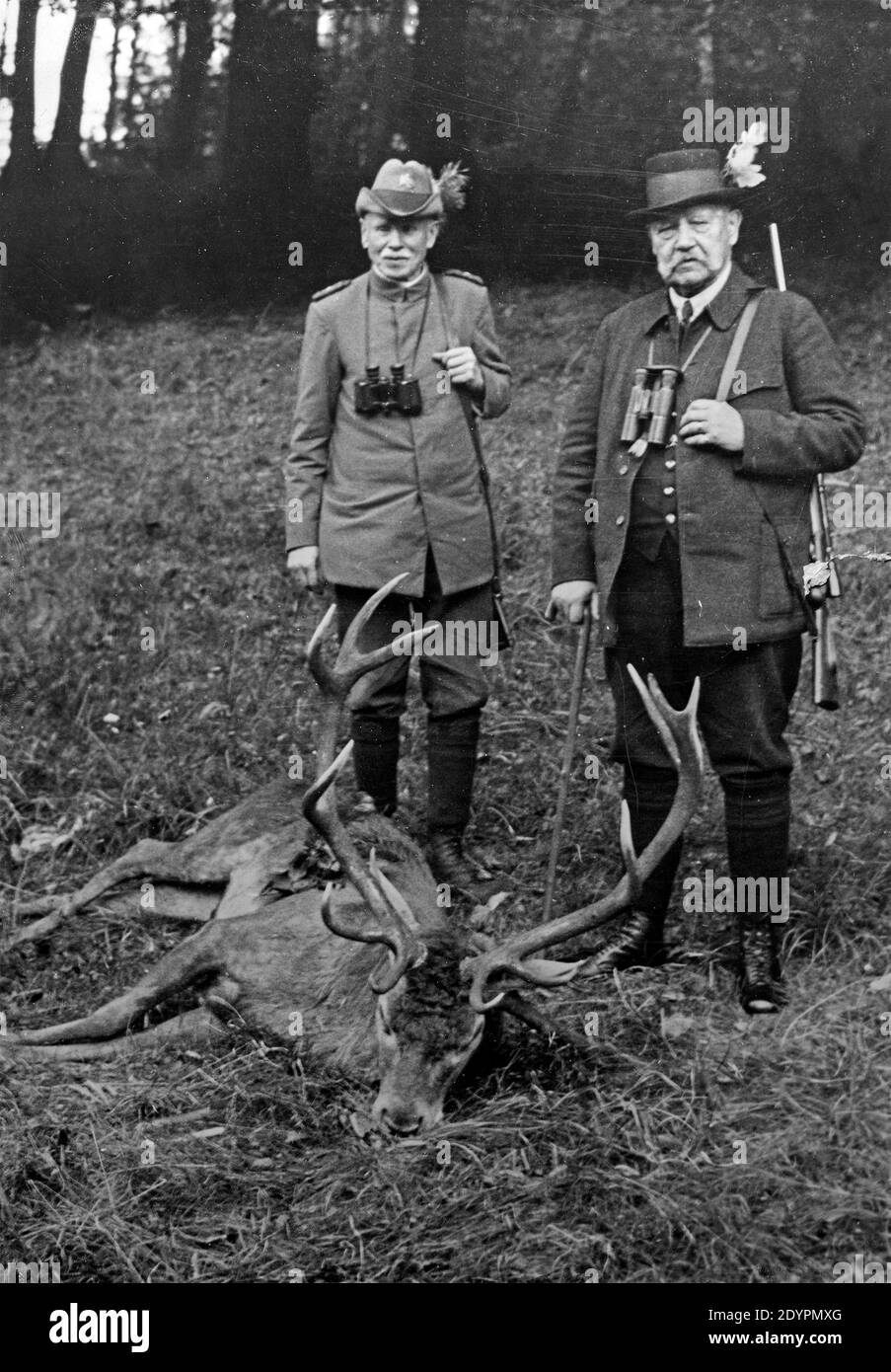 Paul von Hindenburg with a shot deer, about 1930, Germany Stock Photo