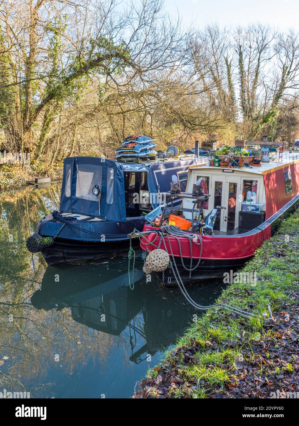 Narrow canal house hi-res stock photography and images - Alamy
