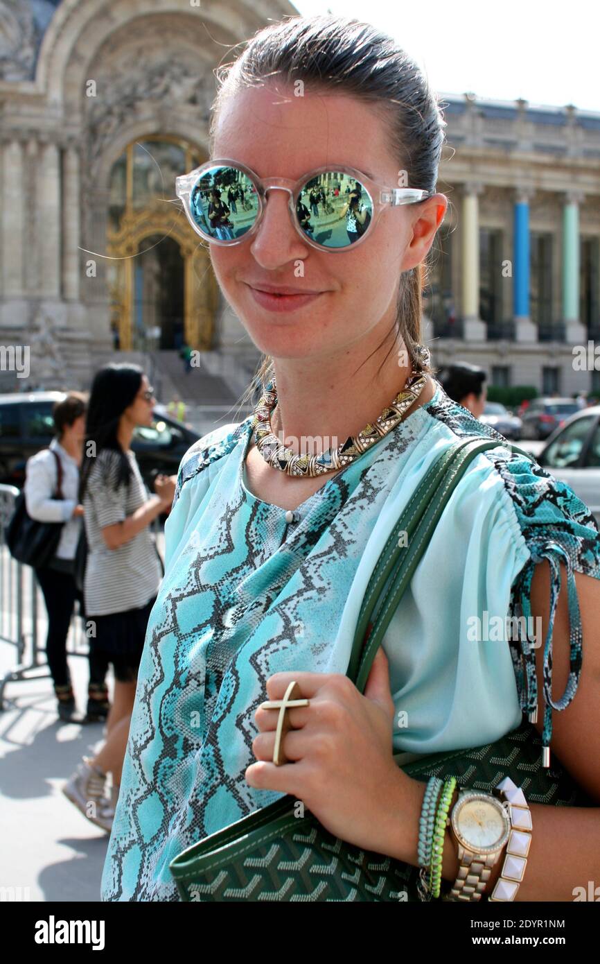 betale mørkere Tag det op Street Style. A fashionista attends Chanel Fall-Winter 2013-2014 Haute  Couture fashion show at the Grand Palais in Paris, France on July 2nd,  2013. Dunja, a blogger (styledissection.com), is wearing a Mango jumpsuit,