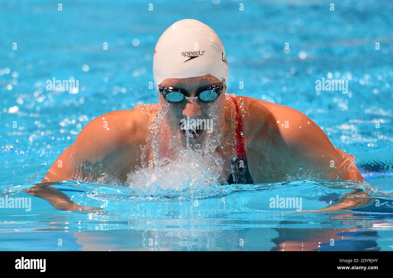Women 200m breaststroke hi-res stock photography and images - Alamy