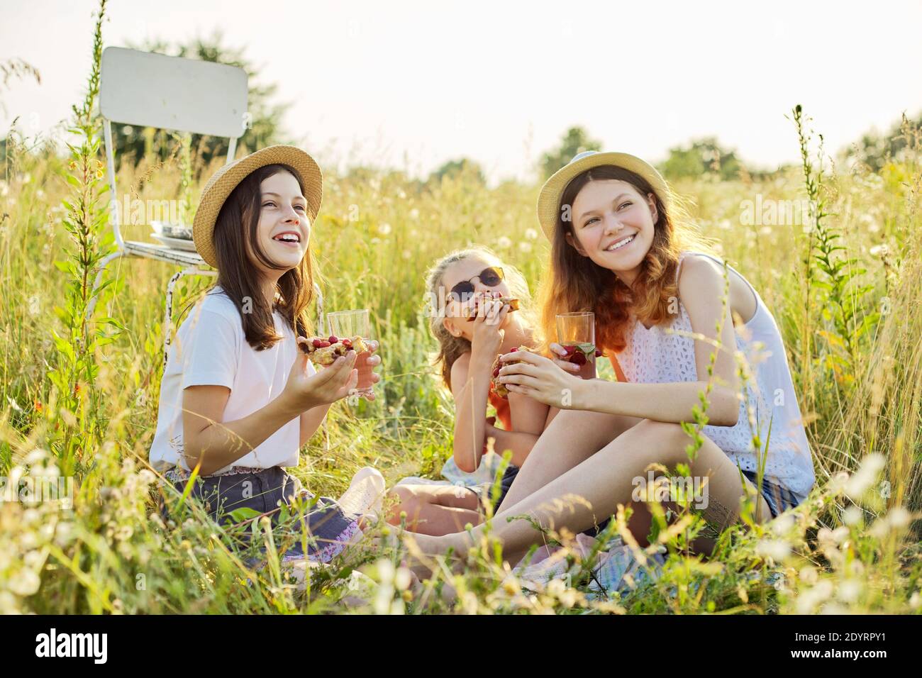 Children having healthy picnic hi-res stock photography and images - Alamy