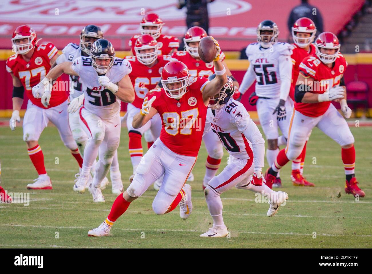 Kansas City, United States. 27th Dec, 2020. Kansas City Chiefs tight end  Travis Kelce (87) runs upfield after the catch against the Atlanta Falcons  in the fourth quarter at Arrowhead Stadium in