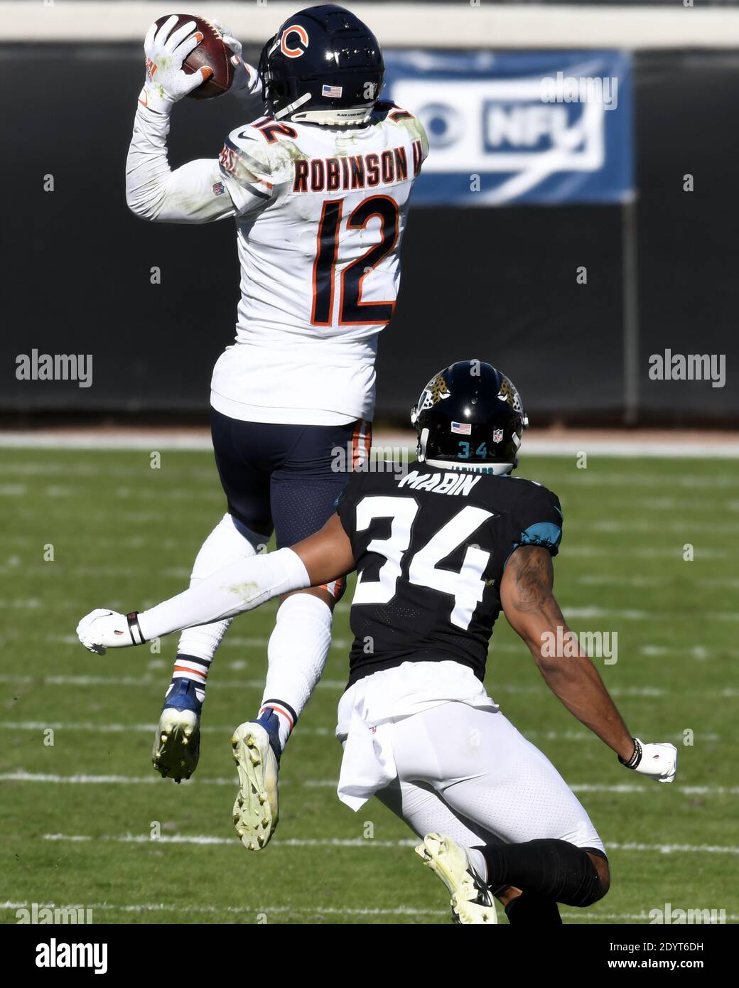 Jacksonville jaguars top allen robinson jersey