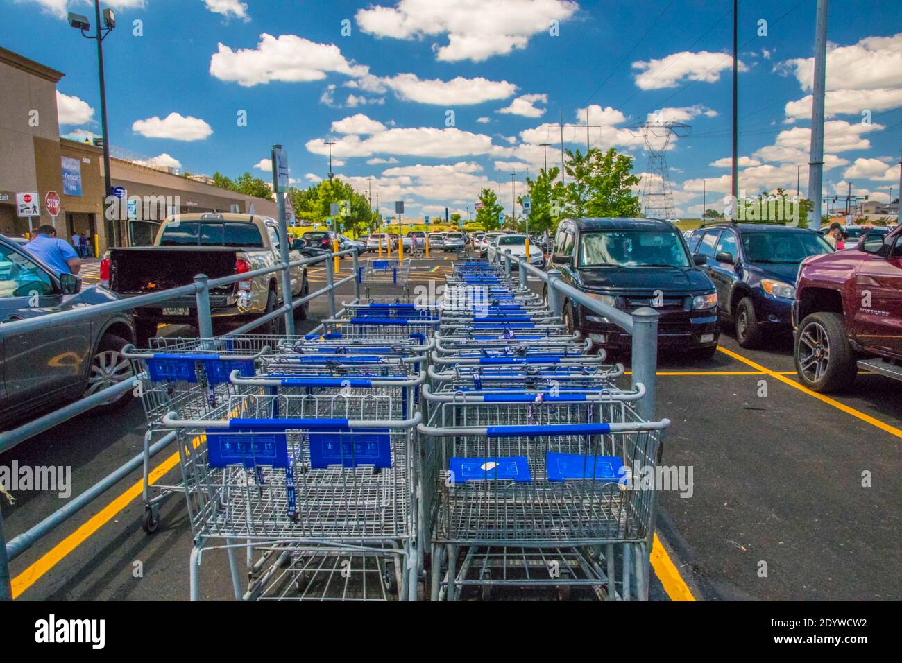 Sams supermarket hi-res stock photography and images - Alamy
