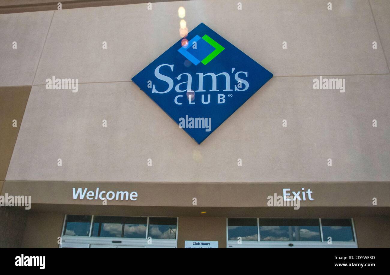 Gwinnett, County USA - 05 31 20: Sams Club building sign and logo Stock Photo
