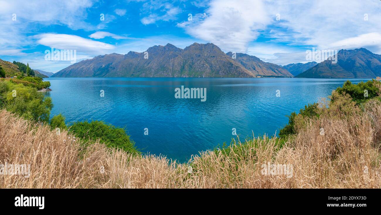 Wakatipu lake in New Zealand Stock Photo - Alamy