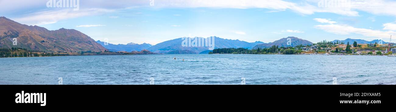 Lake Wanaka At South island of New Zealand Stock Photo - Alamy